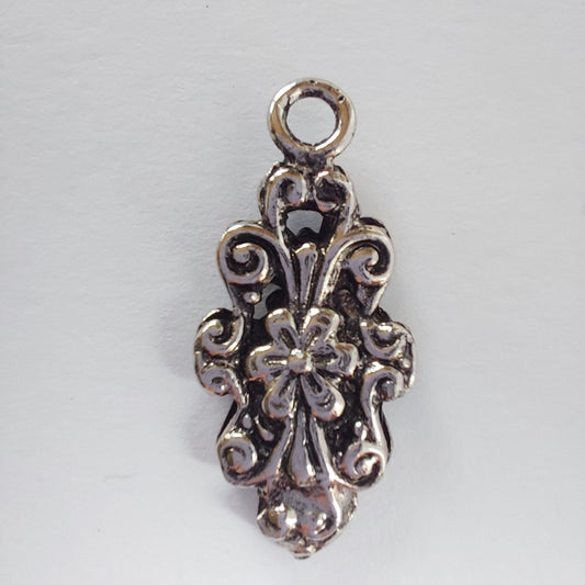 Filigran Trachtenanhänger 30x15mm