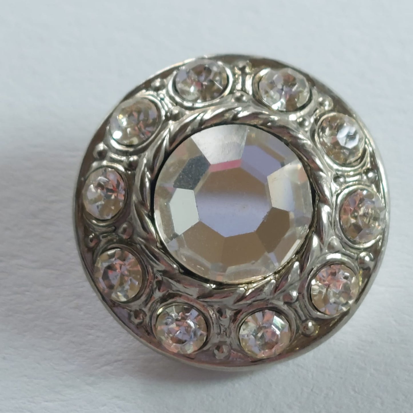 4180 Knopfe mit Swarovski Kristallen 23mm