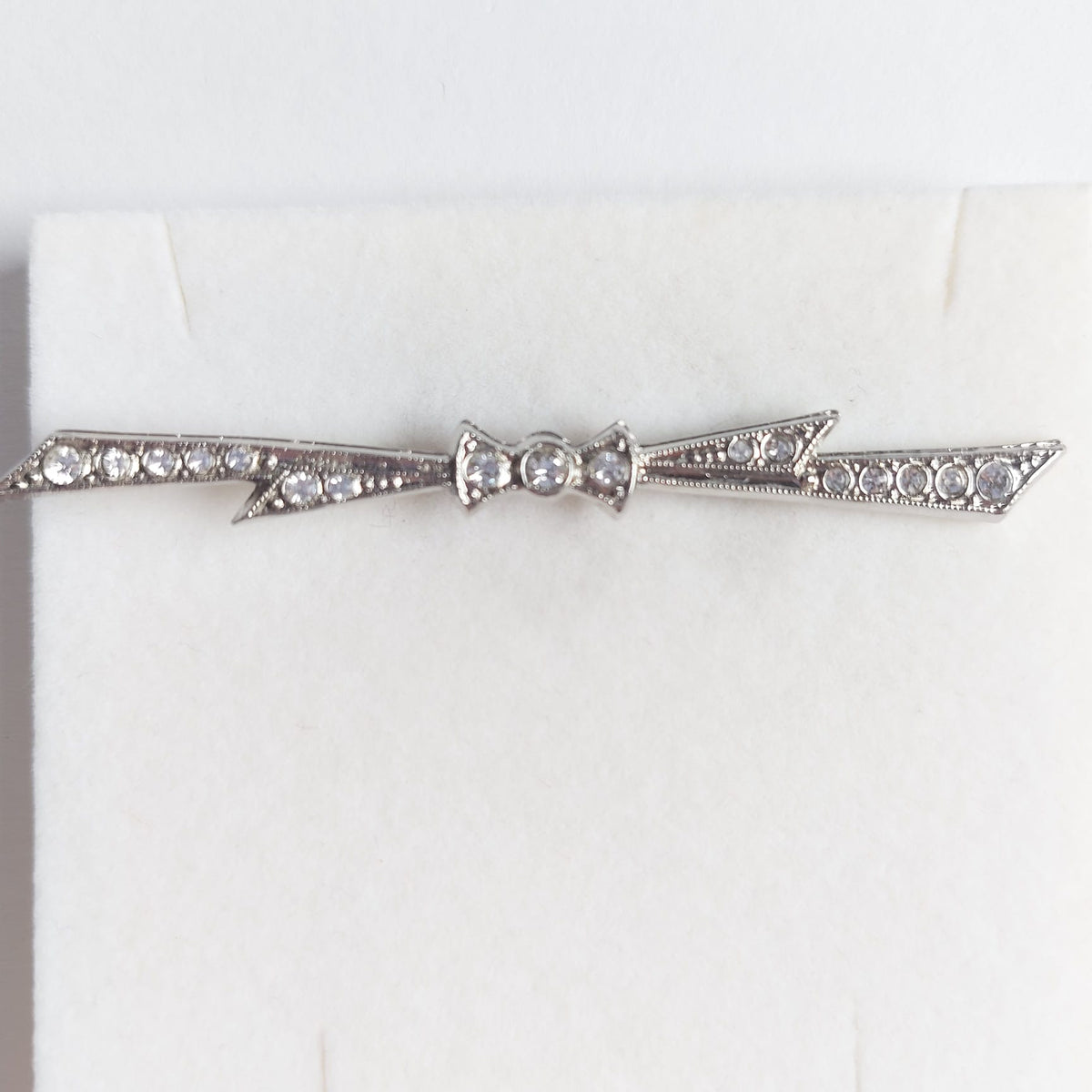8070 Vintage Brosche mit Swarovski-Kristallen 75x5mm