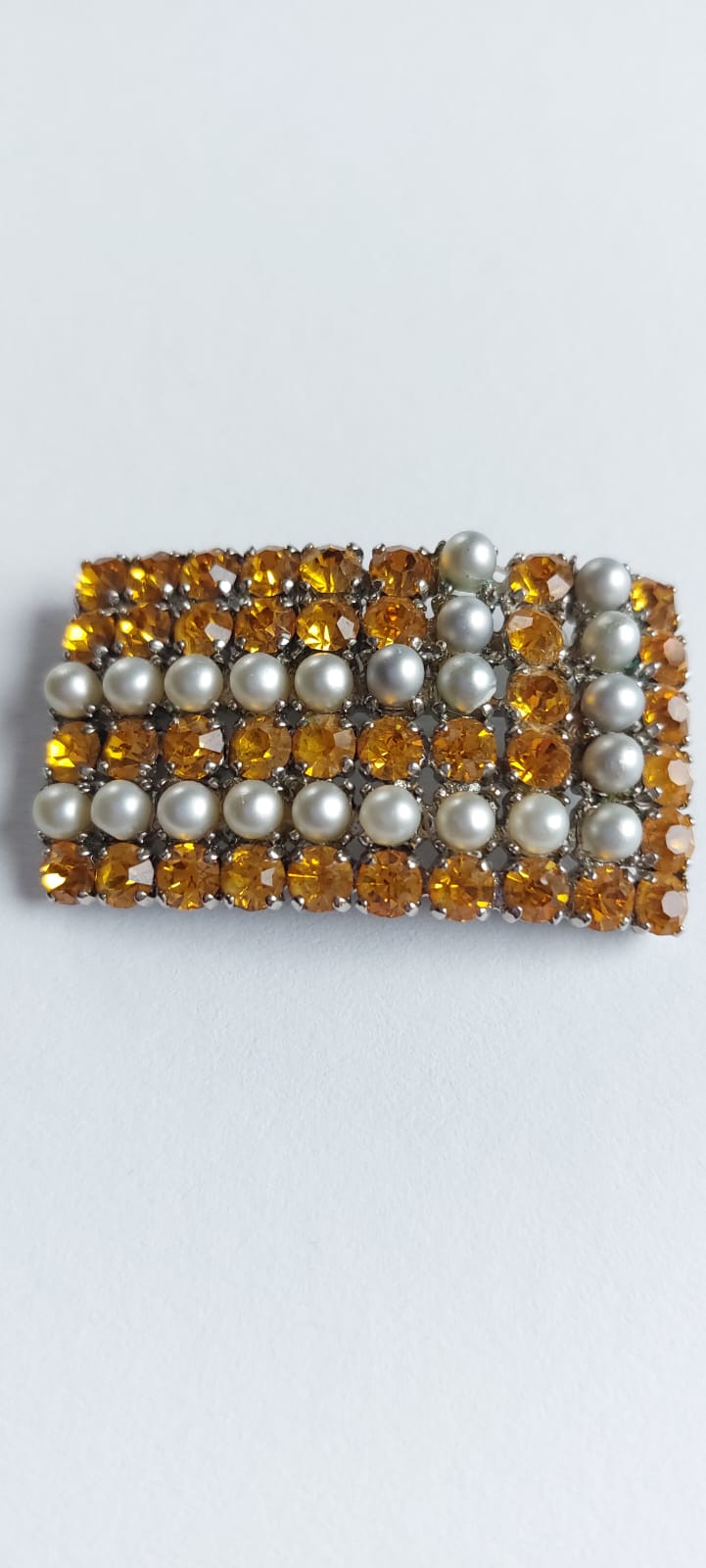 8974 Vintage Brosche made with Swarovski Kristallen 45×25mm