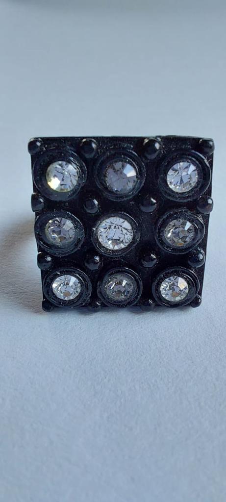 9967 Vintage Ring made with Swarovski Kristallen 18mm