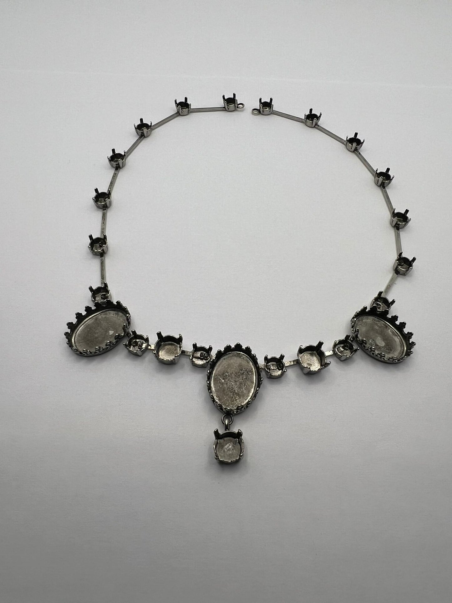 6393 Vintage leerer DIY Collier zum Befüllen mit Swarovski Kristallen 37cm