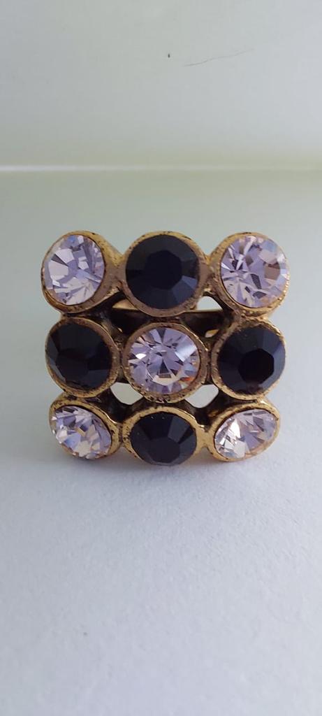 9965 Vintage Ring made with Swarovski Kristallen 17mm