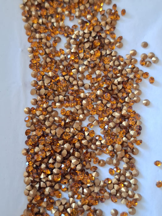 Swarovski® Chaton Vintage Madeira Topaz Gold Foiled PP17