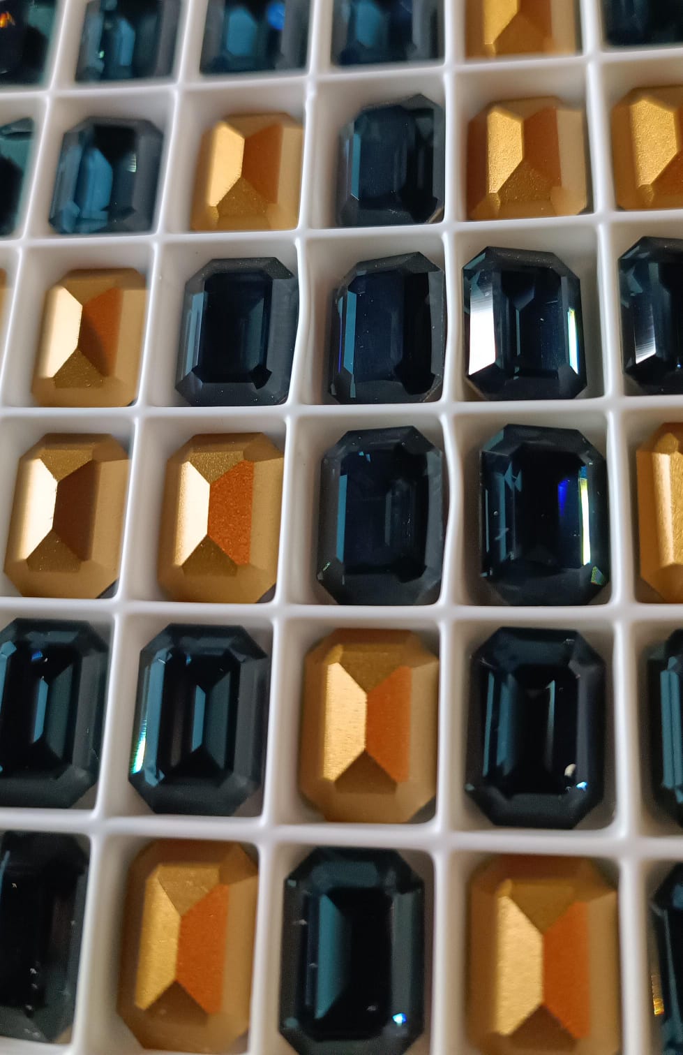 Swarovski® Fancy Vintage Octagon Montana 18mm
