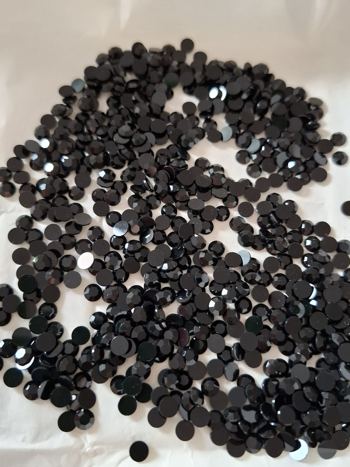 Swarovski® Vintage Flatback Jet Unfoiled SS20