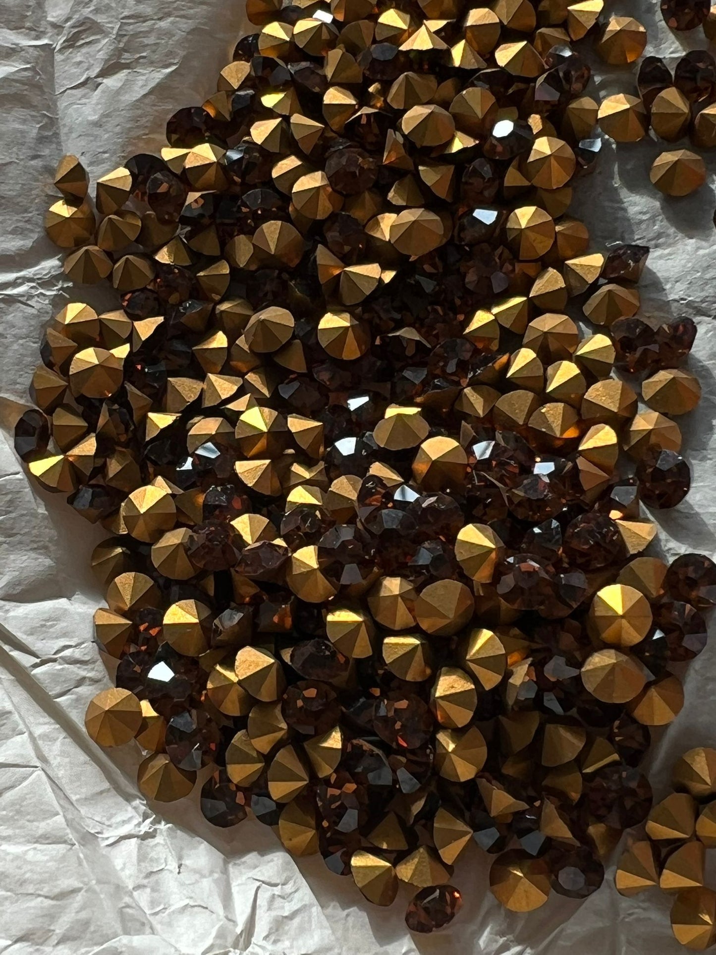 Swarovski® Chaton Vintage Smoked Topaz Gold Foiled SS19