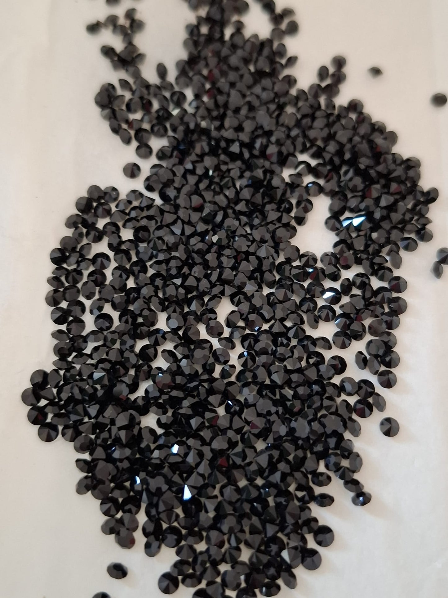 Swarovski® Chaton Vintage Jet Unfoiled PP24