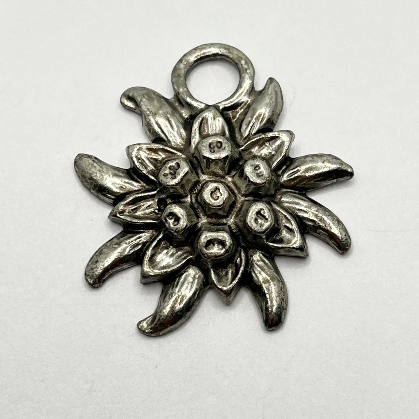 1156 Vintage Trachtenschmuck Kettenanhänger Edelweiß 38mm