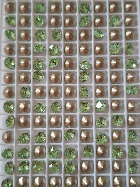 Swarovski® Chaton Peridot SS29
