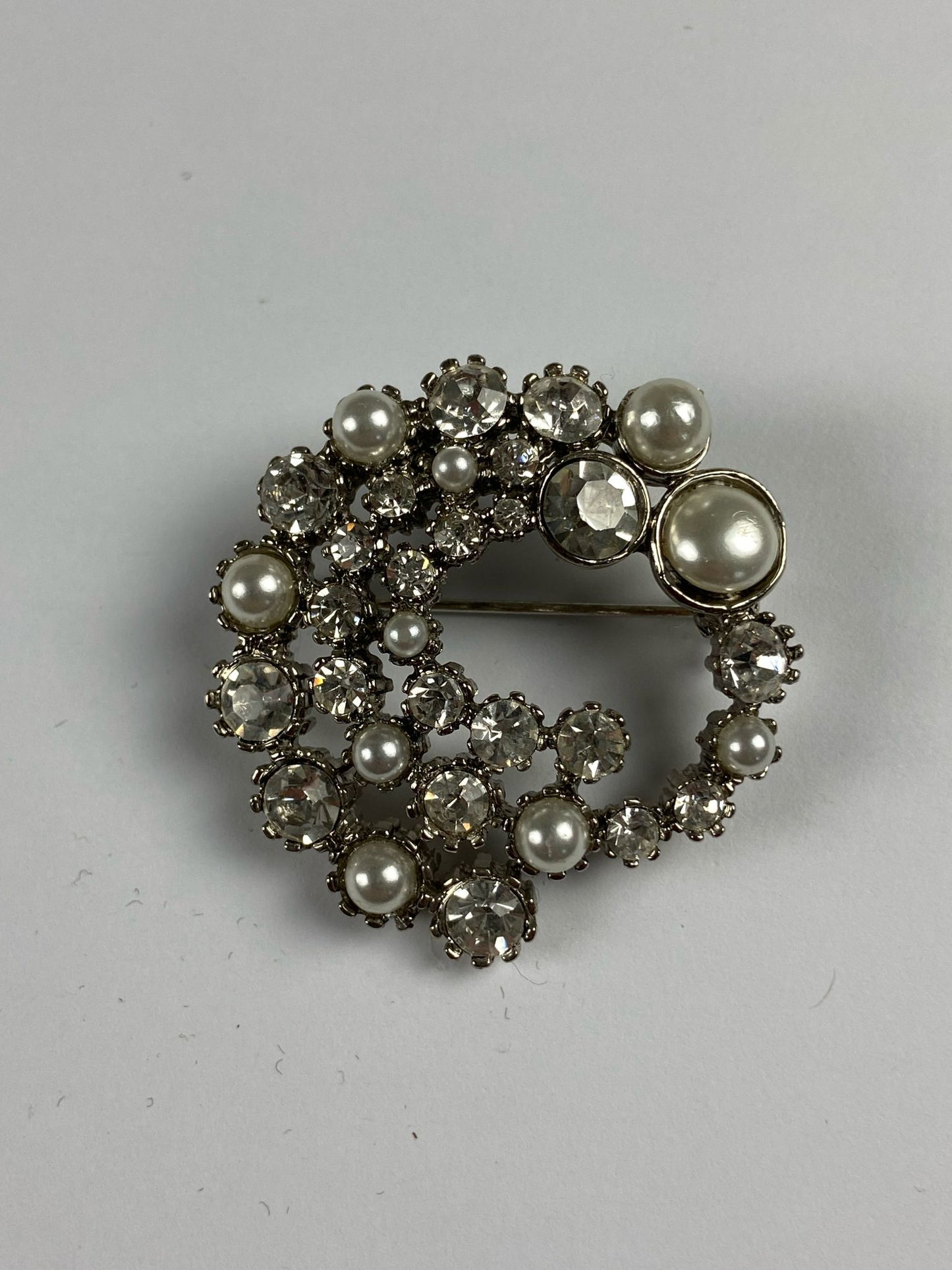 8737 Vintage Swarovski Kristallen Brosche 43mm