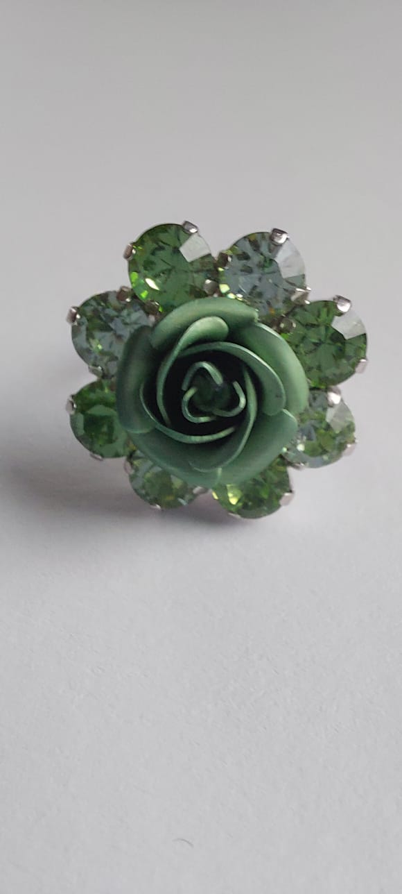 9901 Vintage Ring made with Swarovski Kristallen 25mm