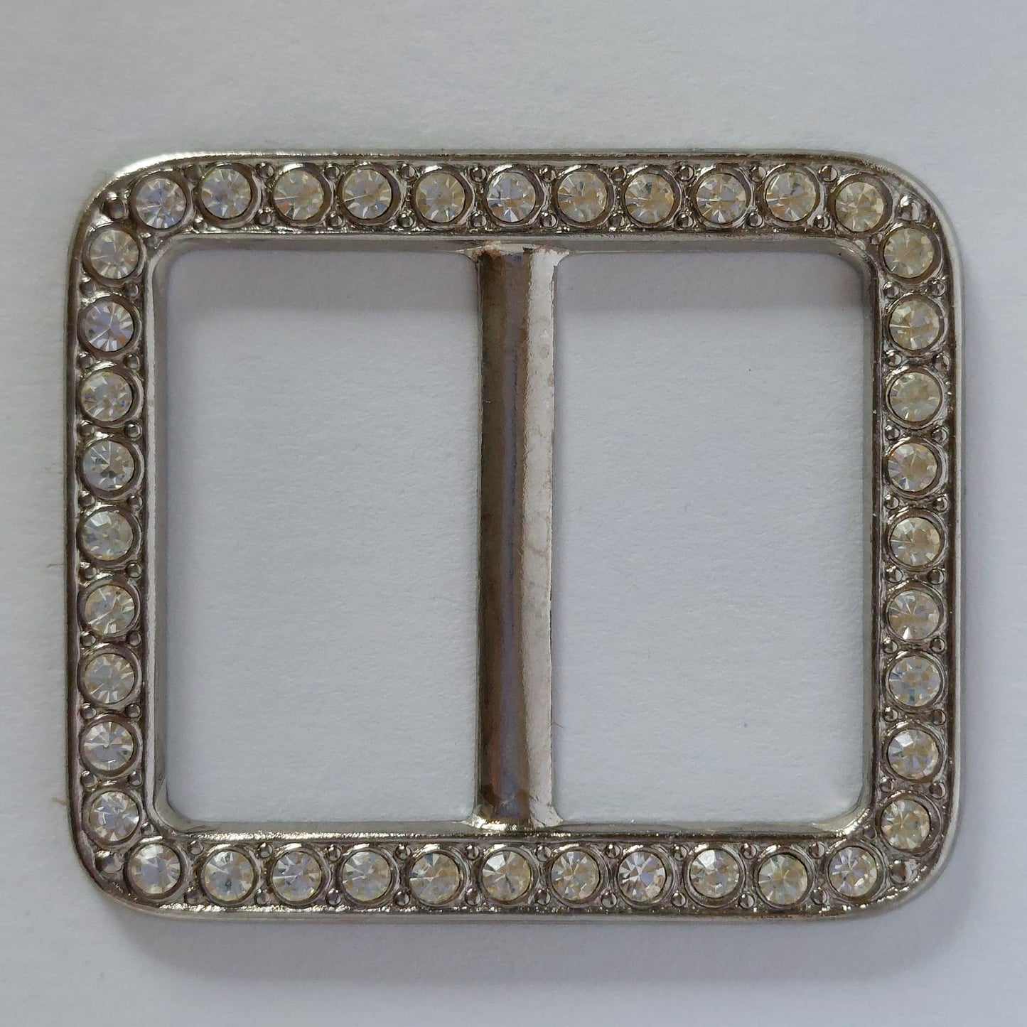 2049 Silberne Gürtelschnalle mit Swarovski Kristallen 47x40mm