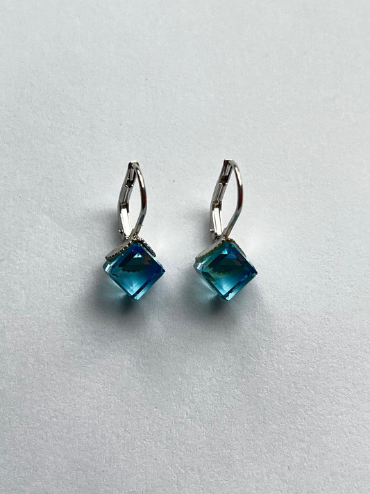 3052 Vintage Swarovski Kristallen Ohrhänger Hellblau 6mm