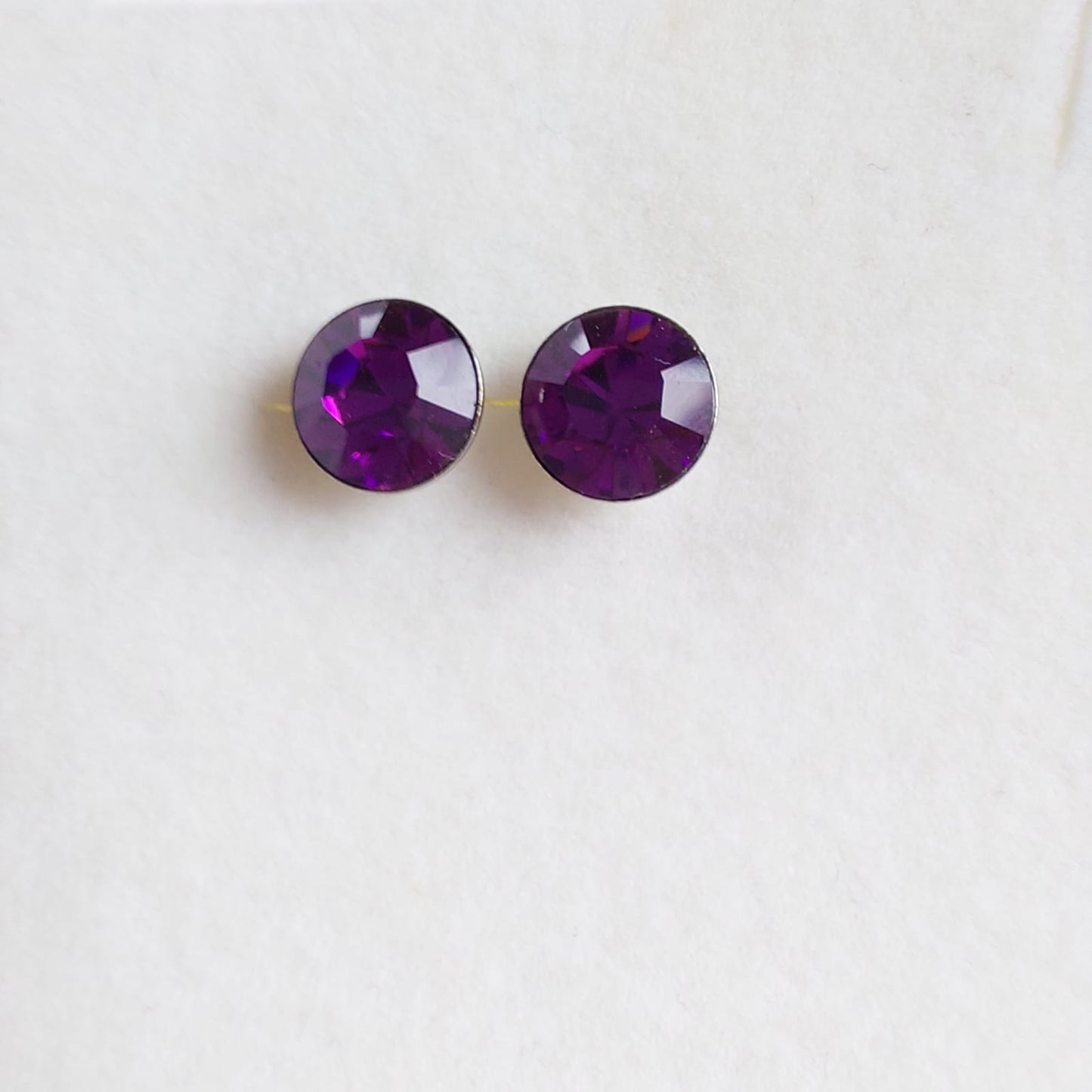 3644 Vintage Ohrringe mit Swarovski Kristallen 9mm