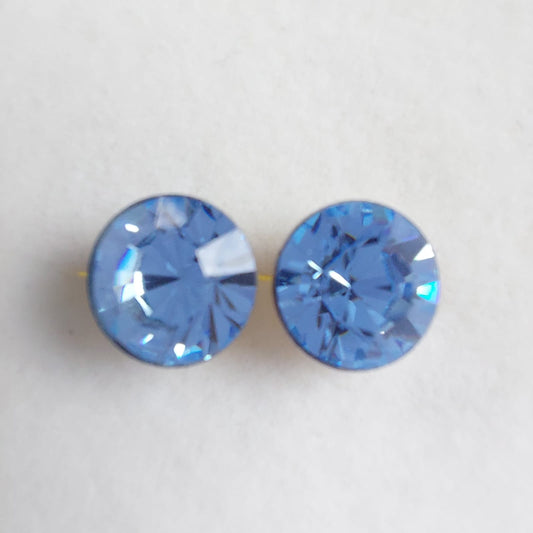 3659 Vintage Ohrringe mit Swarovski Kristallen 9mm