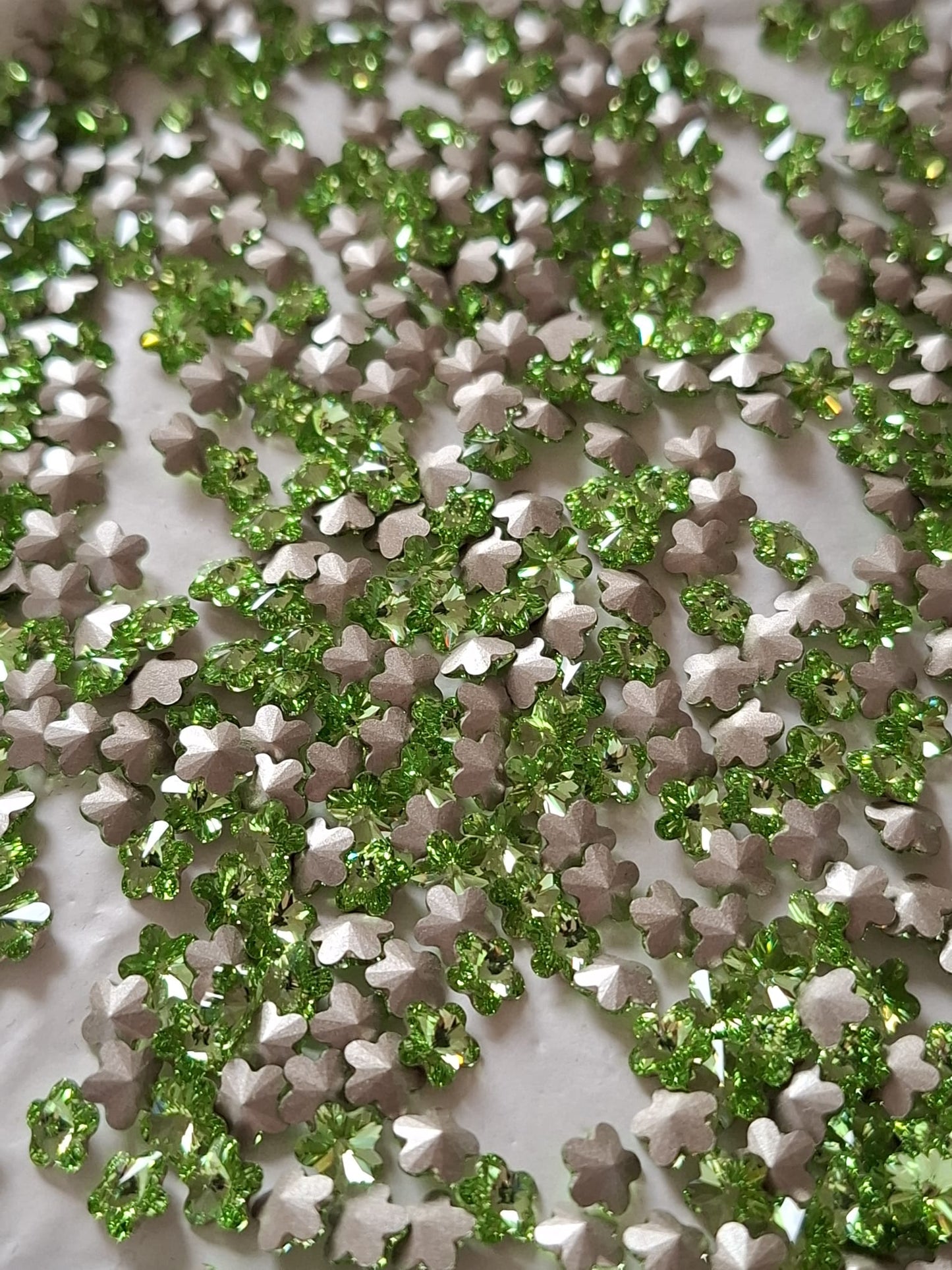 Swarovski® Fancy Crystal Flower Peridot 6mm