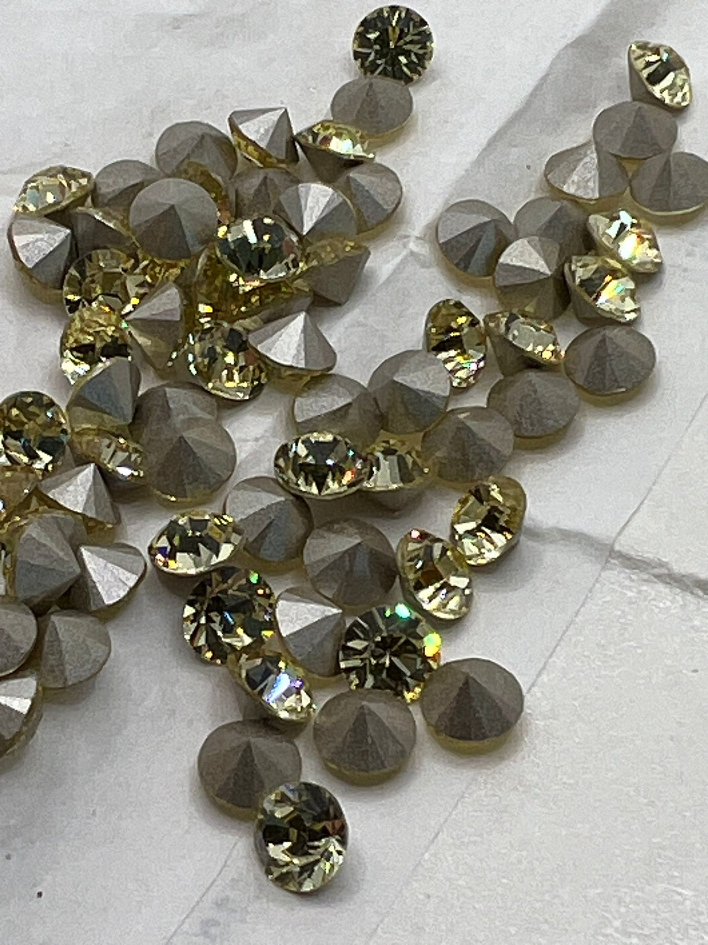 Swarovski® Chaton Jonquil SS29