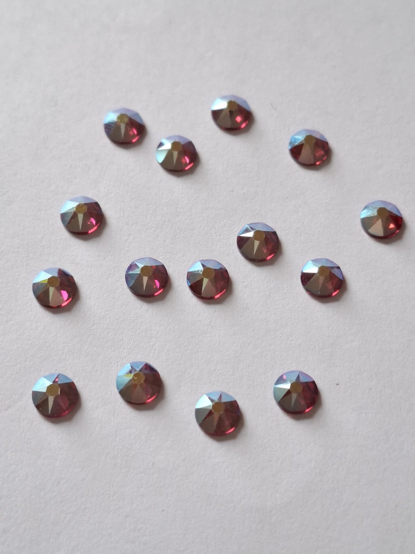 Swarovski® Flatback Rund Light Siam Shimmer SS20