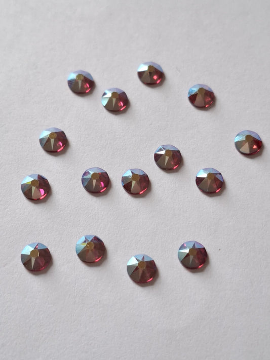 Swarovski® Flatback Rund Light Siam Shimmer SS20