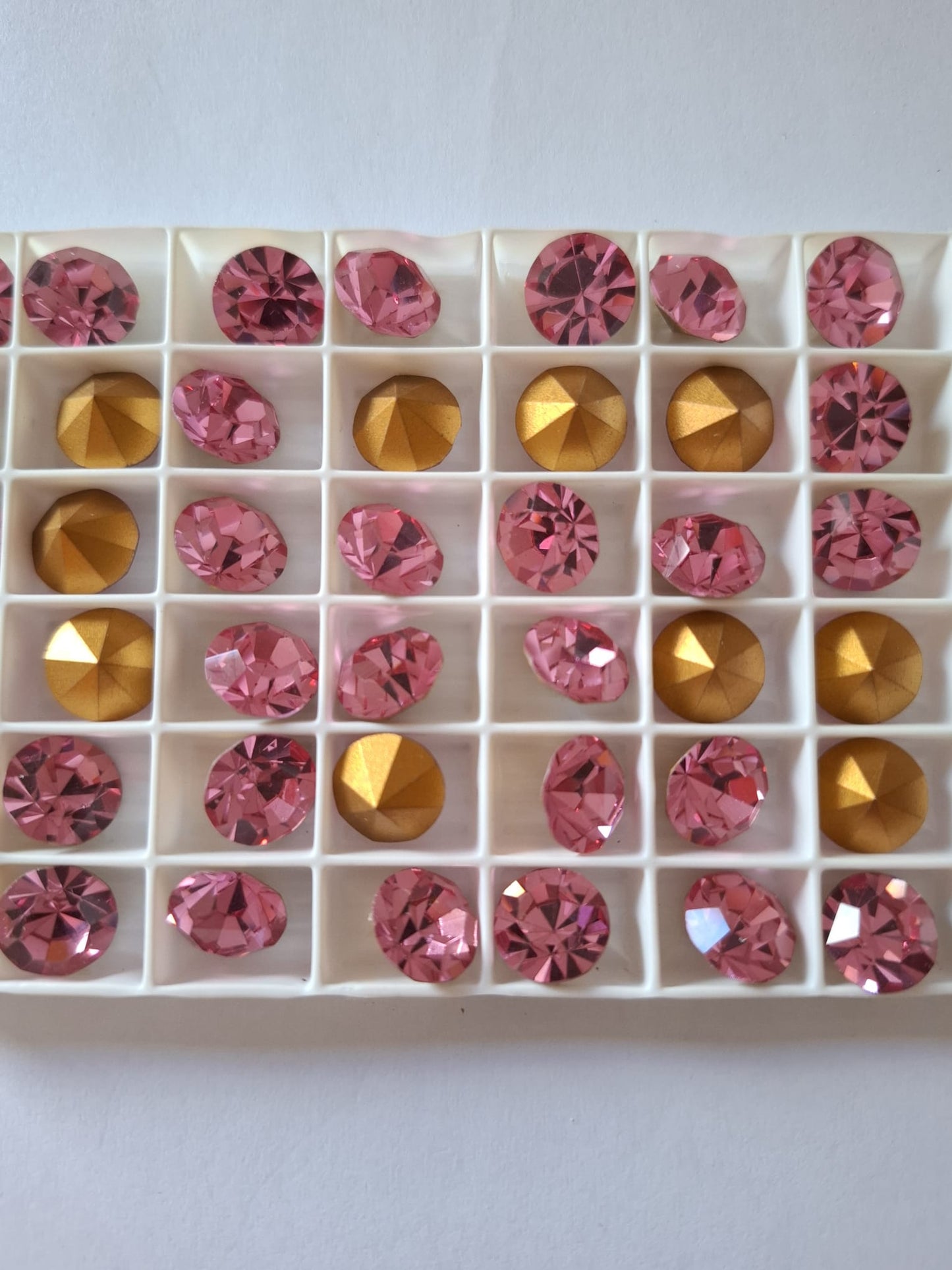 Swarovski® Vintage Chaton Rose Gold Foiled SS48