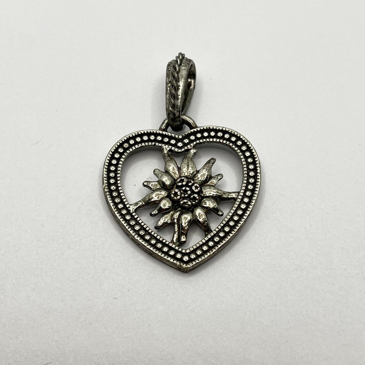 1147 Vintage Trachtenschmuck Kettenanhänger Auerhahn 52mm