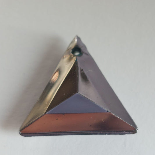 5501 Vintage Jet Hematite Pyramid Anhänger 18mm