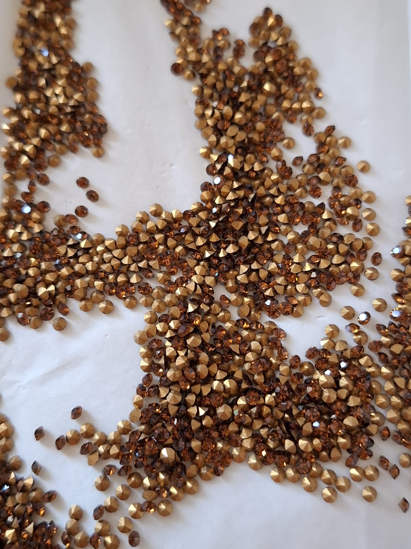 Swarovski® Chaton Vintage Smoked Topaz Gold Foiled PP17