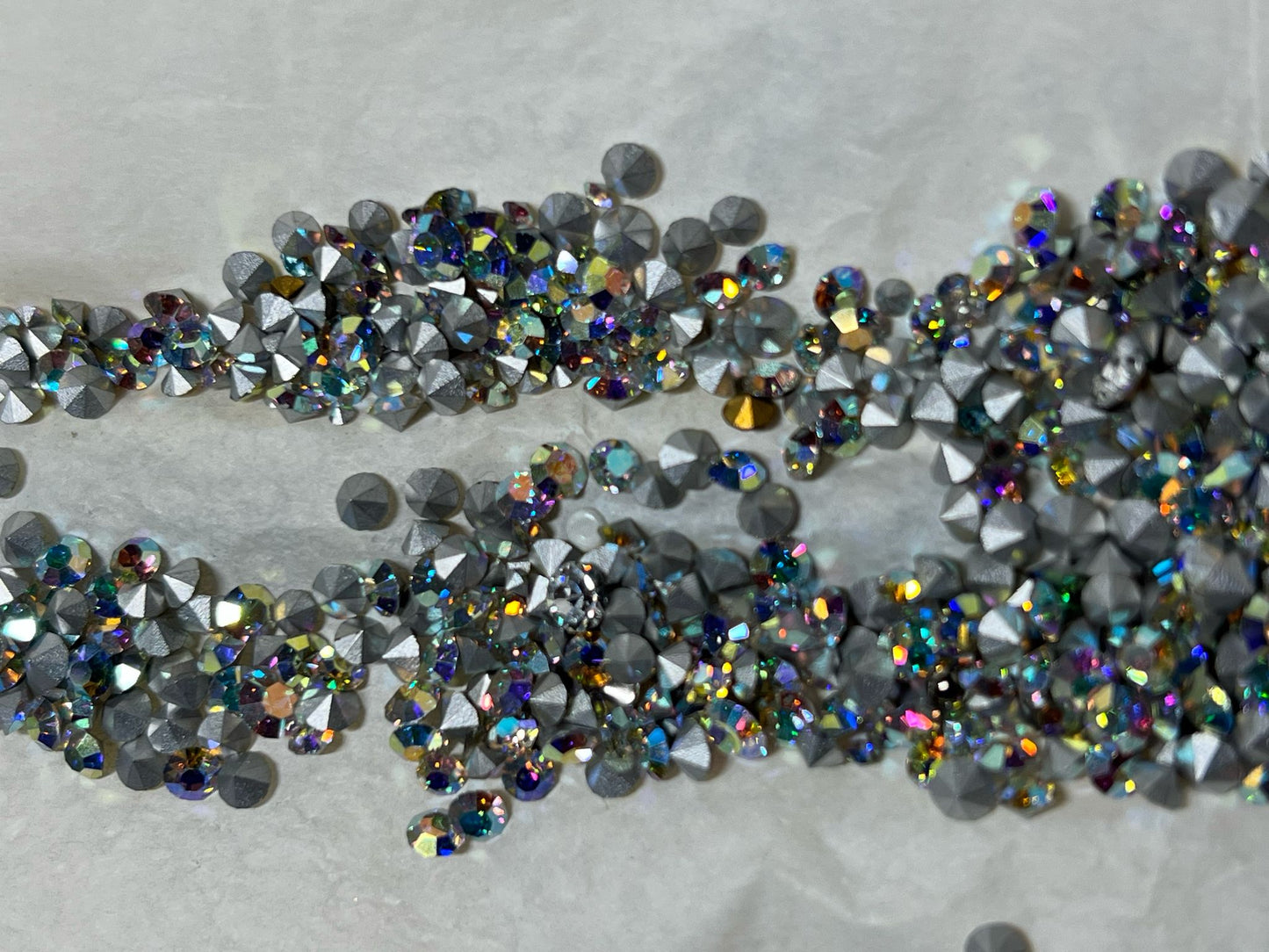 Swarovski® Chaton Vintage Aurore Boreale Silver Foiled PP29