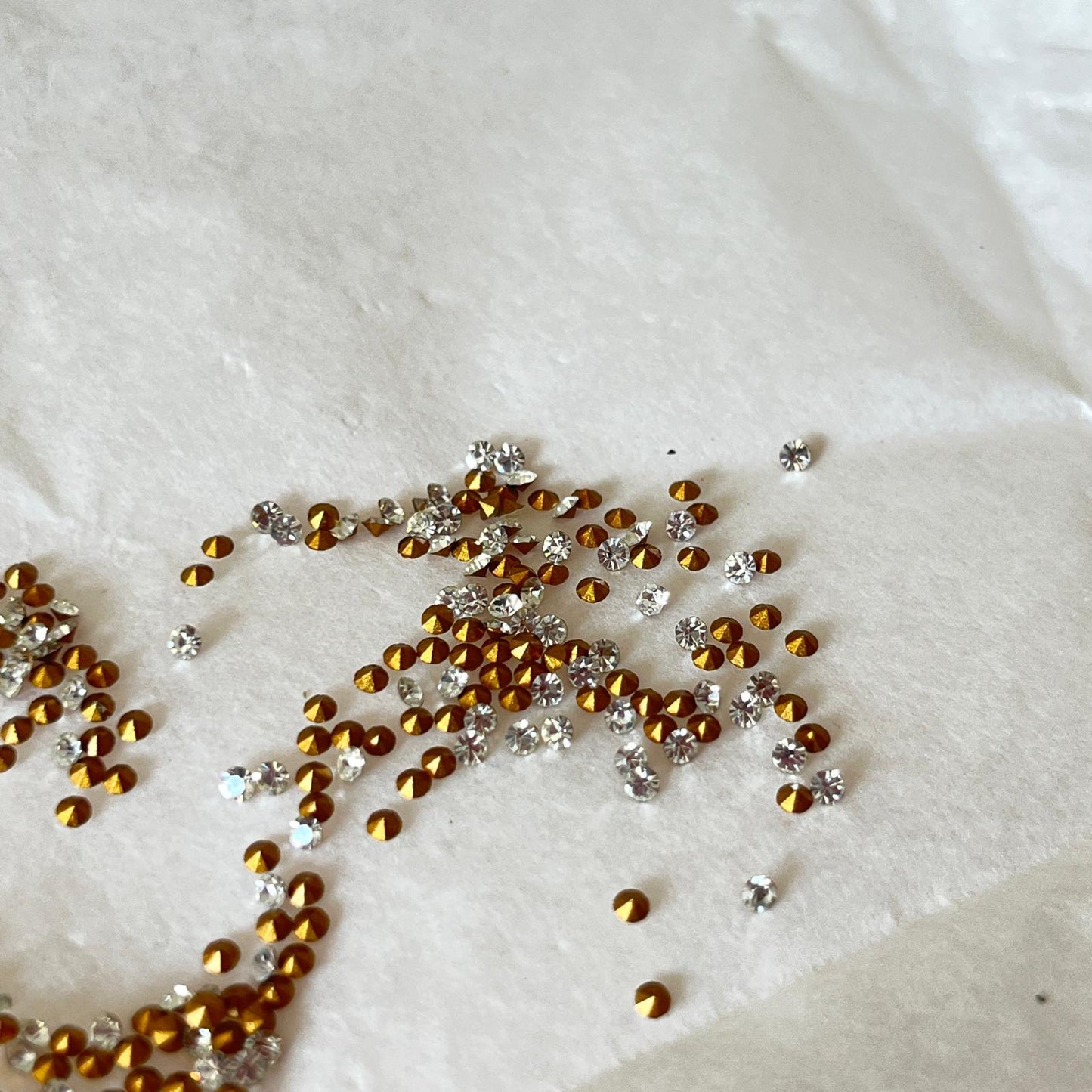 Swarovski® Chaton Vintage Crystal Gold Foiled PP11